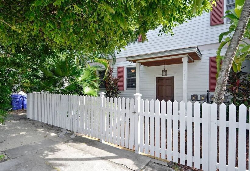 Emma S Escape By Avantstay Key West Central W/ Shared Pool & Hot Tub Month Long Stays Only