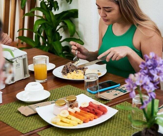 فندق Arenal Roca Lodge