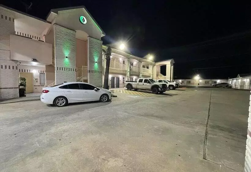 ホテル Woodland Inn & Suites