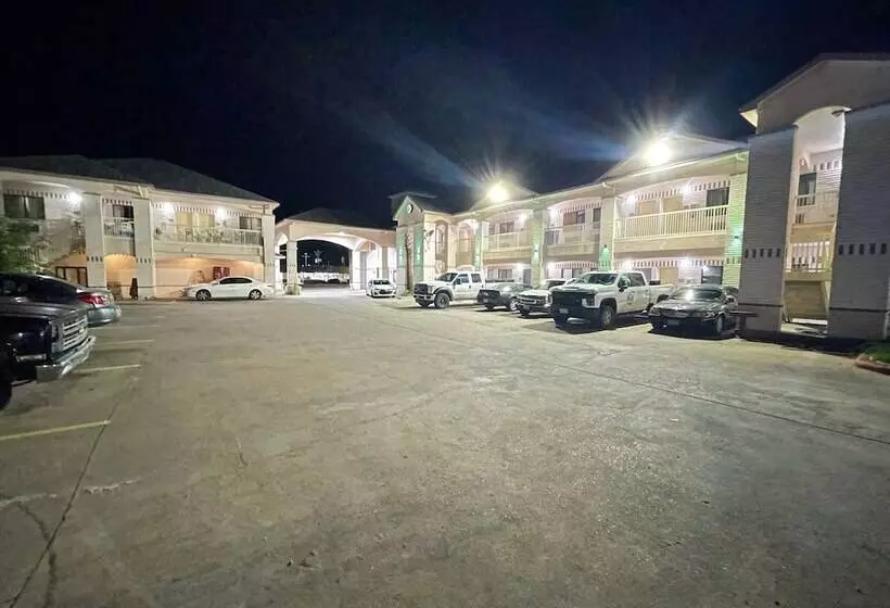 ホテル Woodland Inn & Suites