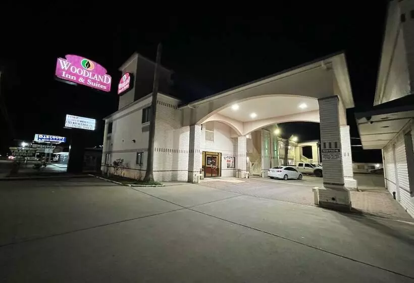 ホテル Woodland Inn & Suites