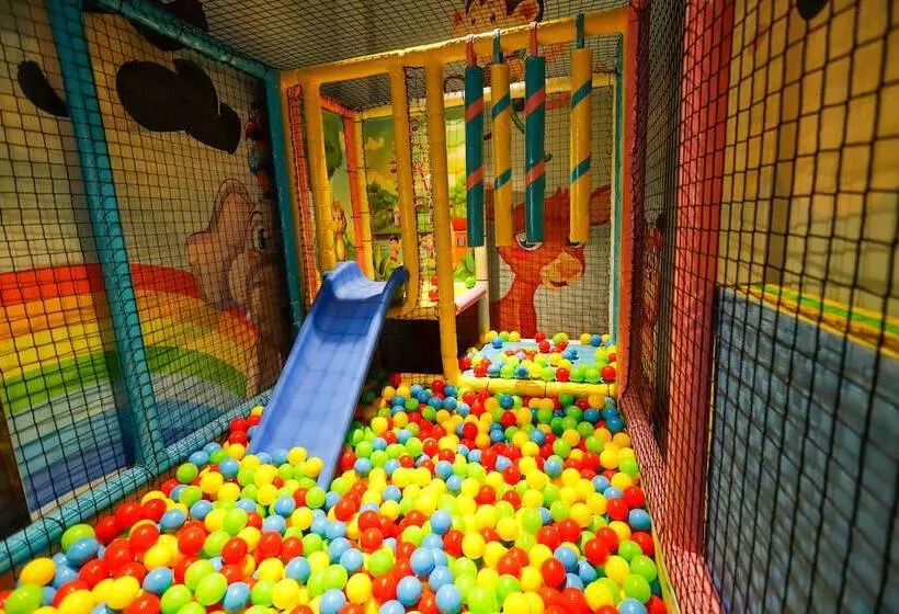 Hotelli World Dreams Forest