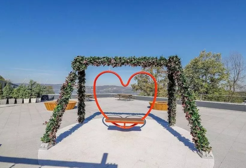 Hotelli World Dreams Forest