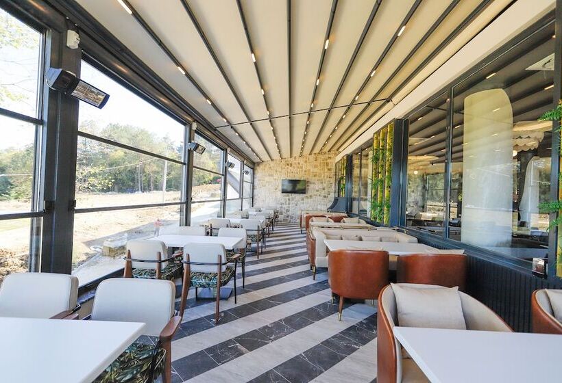 فندق World Dreams Forest