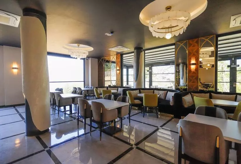 Hotelli World Dreams Forest