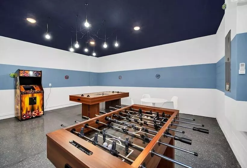 Luxury Villa, South Facing Pool! No Rear Neighbors. Themed Rooms, Theatre & Game Room. #8so8956