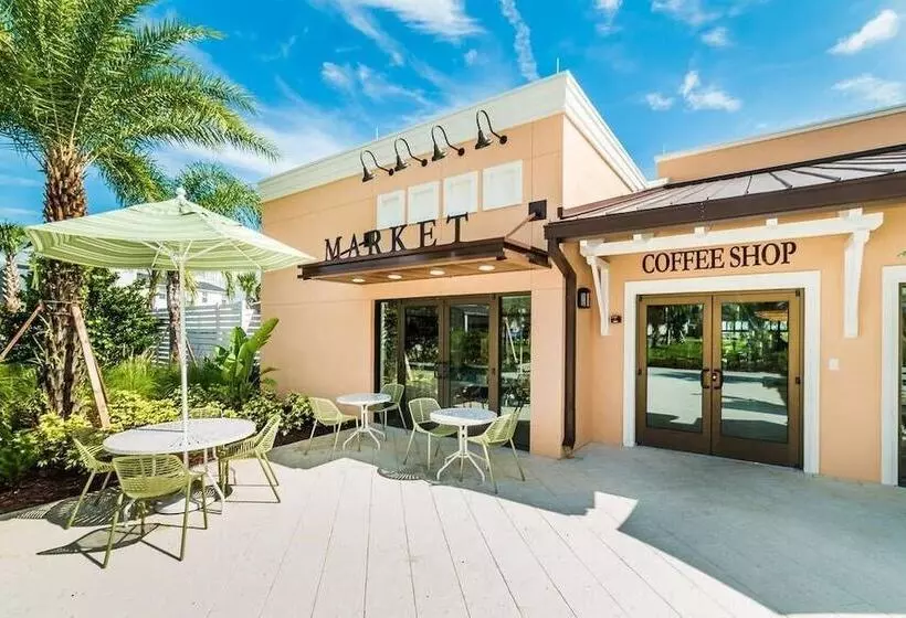 Luxury Villa, South Facing Pool! No Rear Neighbors. Themed Rooms, Theatre & Game Room. #8so8956