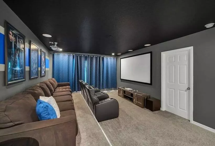 Luxury Villa, South Facing Pool! No Rear Neighbors. Themed Rooms, Theatre & Game Room. #8so8956