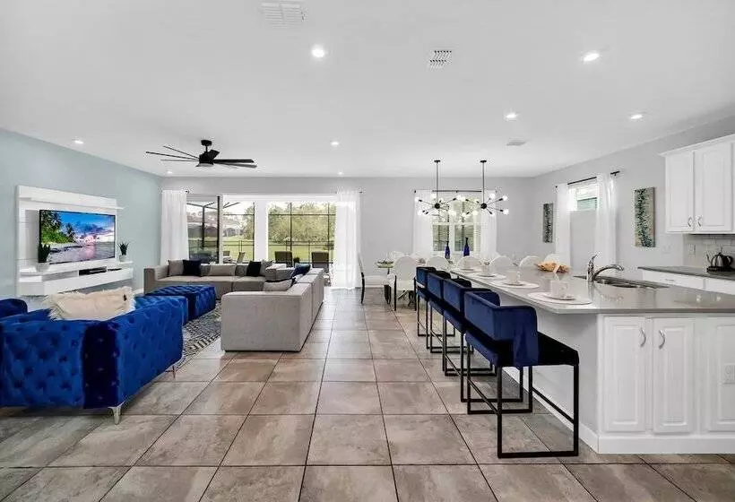 Luxury Villa, South Facing Pool! No Rear Neighbors. Themed Rooms, Theatre & Game Room. #8so8956