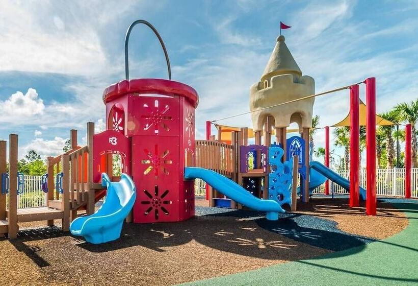 Luxury Villa, South Facing Pool! No Rear Neighbors. Themed Rooms, Theatre & Game Room. #8so8956