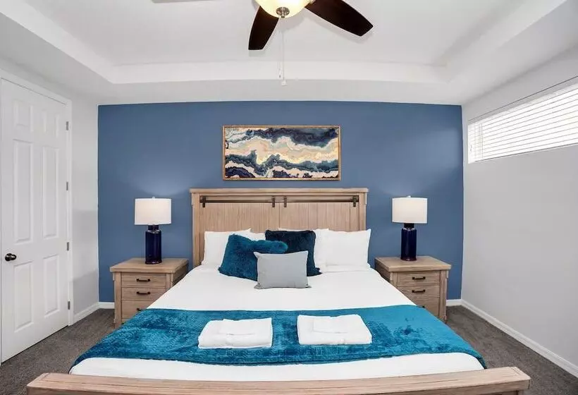 Luxury Villa, South Facing Pool! No Rear Neighbors. Themed Rooms, Theatre & Game Room. #8so8956