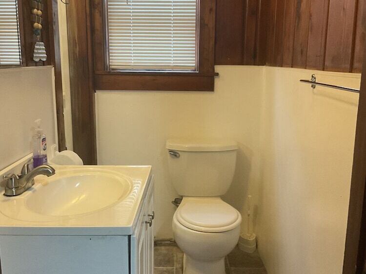 فندق على الطريق Fireside Lodge