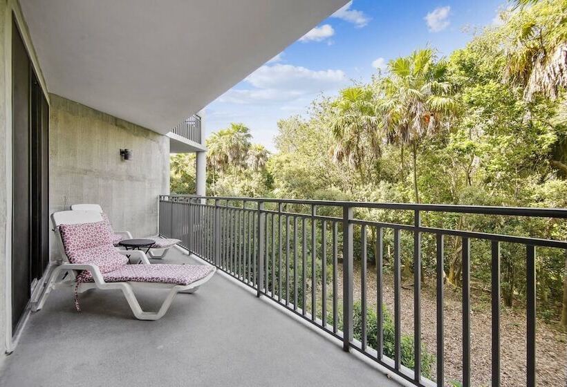 Papaya Place By Avantstay Great Location W/ Balcony, Outdoor Dining, Shared Pool & Hot Tub!