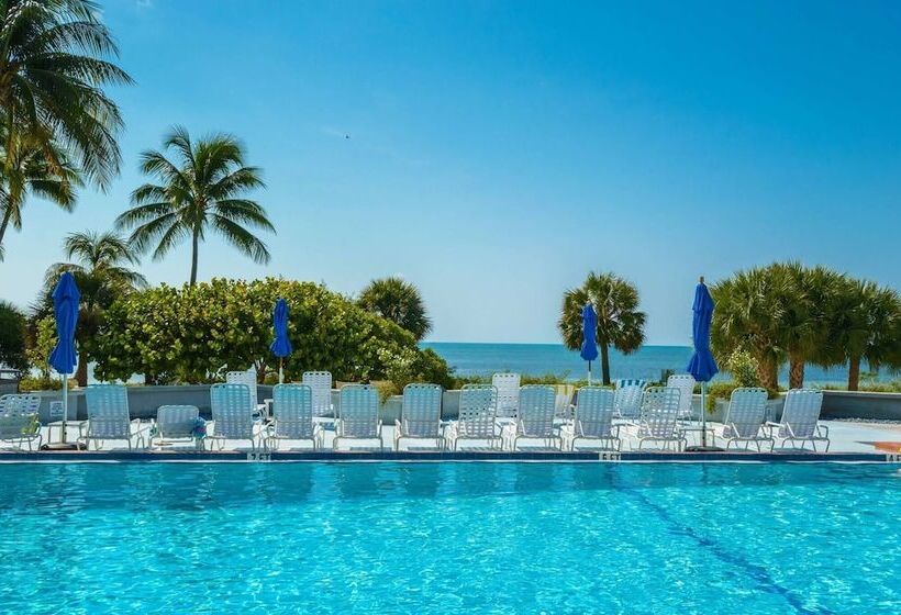 Papaya Place By Avantstay Great Location W/ Balcony, Outdoor Dining, Shared Pool & Hot Tub!