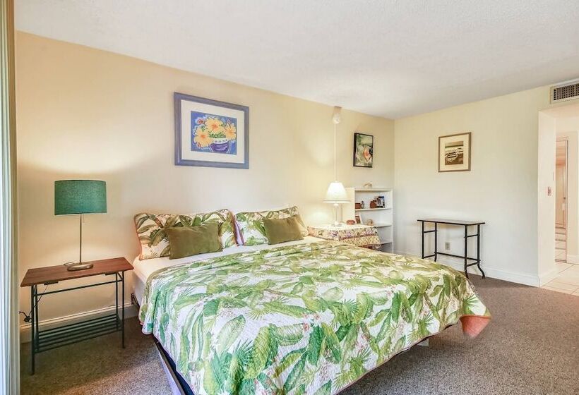 Papaya Place By Avantstay Great Location W/ Balcony, Outdoor Dining, Shared Pool & Hot Tub!