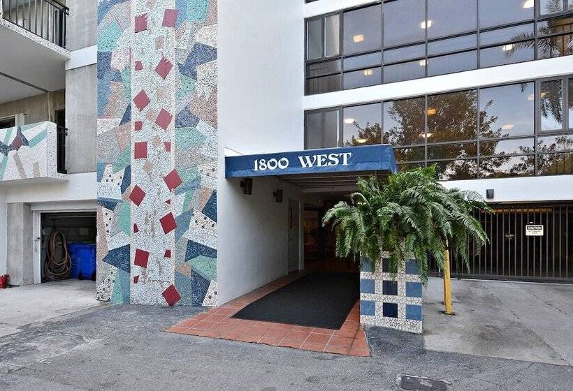 Papaya Place By Avantstay Great Location W/ Balcony, Outdoor Dining, Shared Pool & Hot Tub!