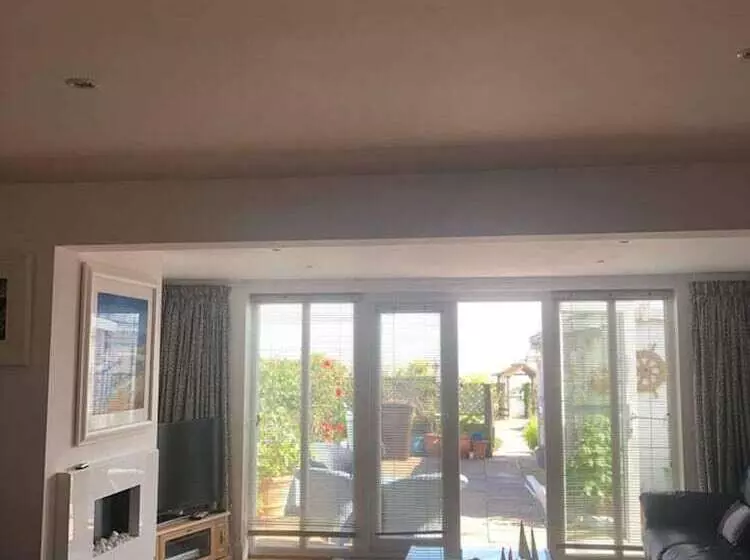 レジデンス Beautiful 4 Bed House In Walton On The Naze