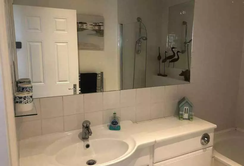レジデンス Beautiful 4 Bed House In Walton On The Naze