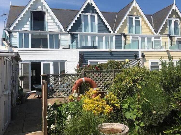 Резиденция Beautiful 4 Bed House In Walton On The Naze