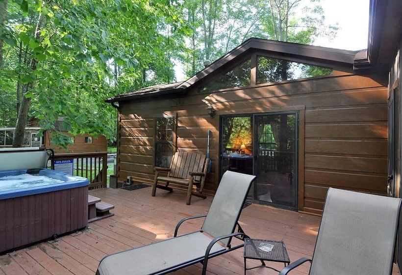 Sleepy Creek   Creekside Escape