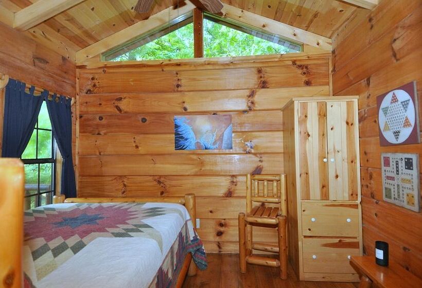 Sleepy Creek   Creekside Escape