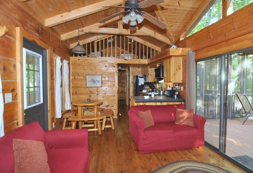 Sleepy Creek   Creekside Escape