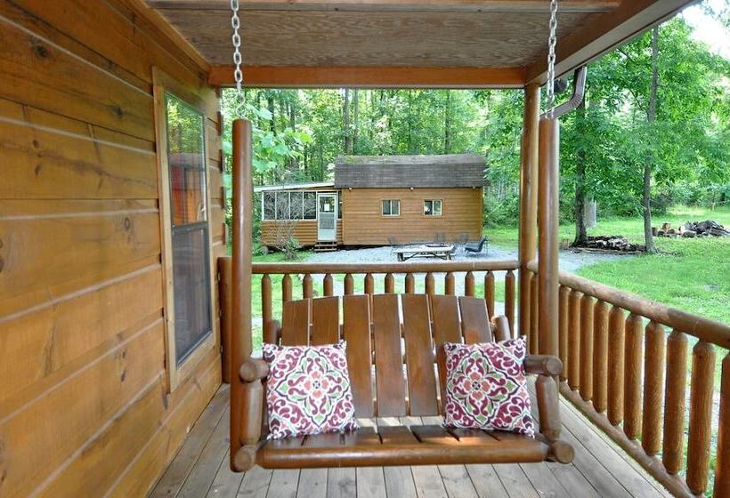 Sleepy Creek   Creekside Escape