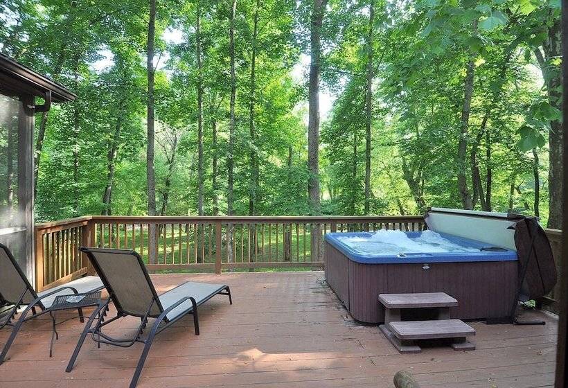 Sleepy Creek   Creekside Escape