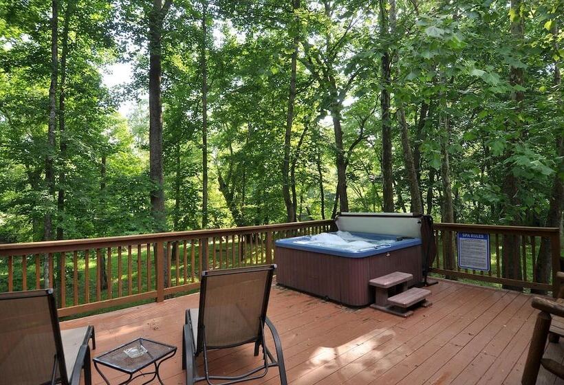 Sleepy Creek   Creekside Escape