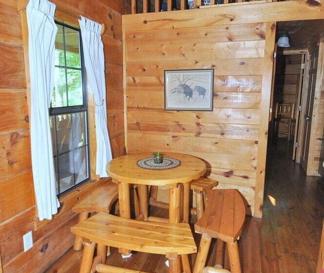 Sleepy Creek   Creekside Escape