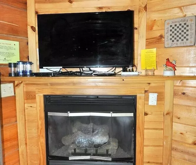 Sleepy Creek   Creekside Escape