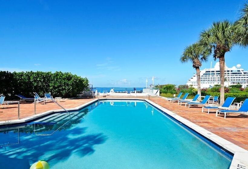 Truman S Hideaway By Avantstay Great Location W/ Patio, Outdoor Dining, Bbq & Shared Pool! Week Long