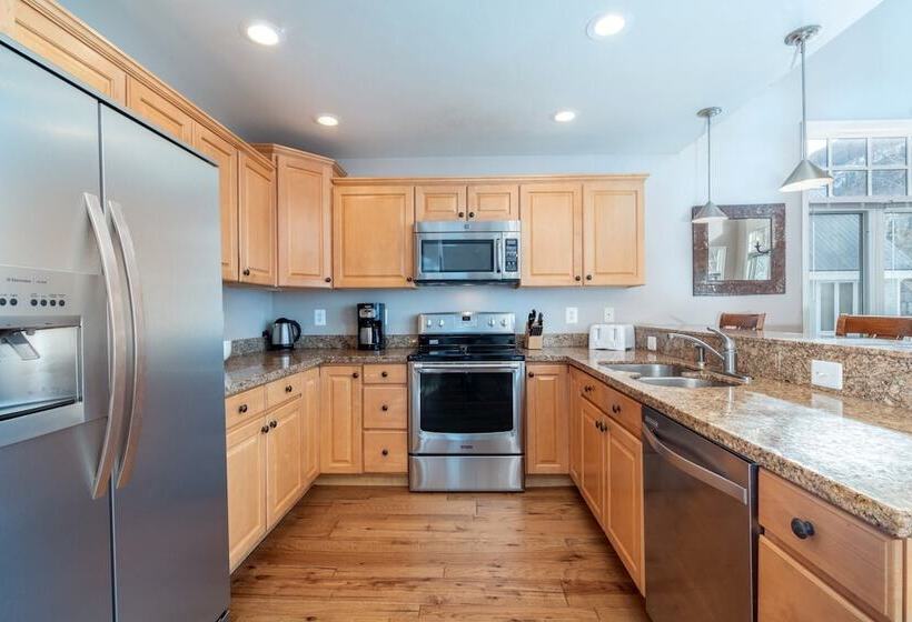 Bachman Village 14 By Avantstay Close To Town & The Slopes W/ Hot Tub! Permit#12038