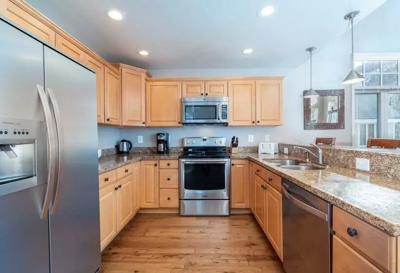 Bachman Village 14 By Avantstay Close To Town & The Slopes W/ Hot Tub! Permit#12038
