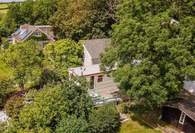 Beautiful 3 Bed Cabin In Pembrokeshire Coast