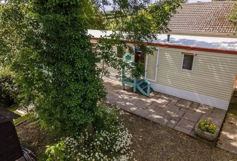 Beautiful 3 Bed Cabin In Pembrokeshire Coast