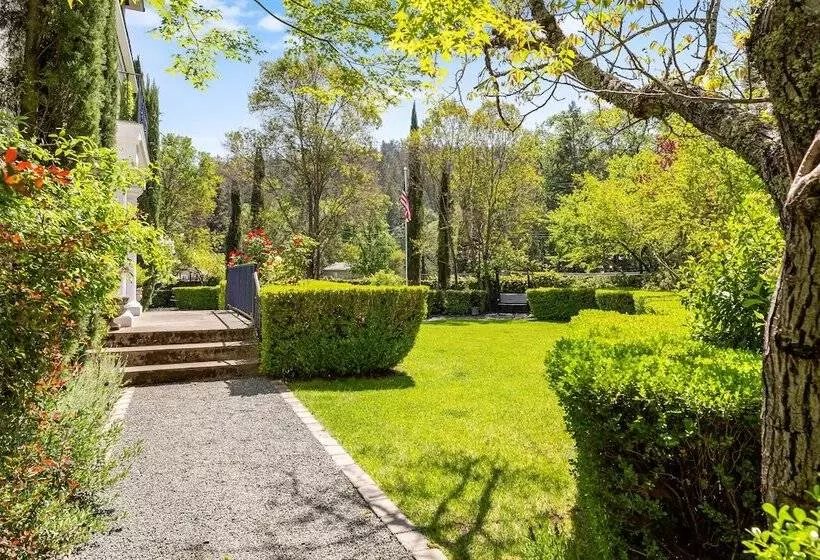 Aamiaismajoitus (B&B) Chateau De Vie