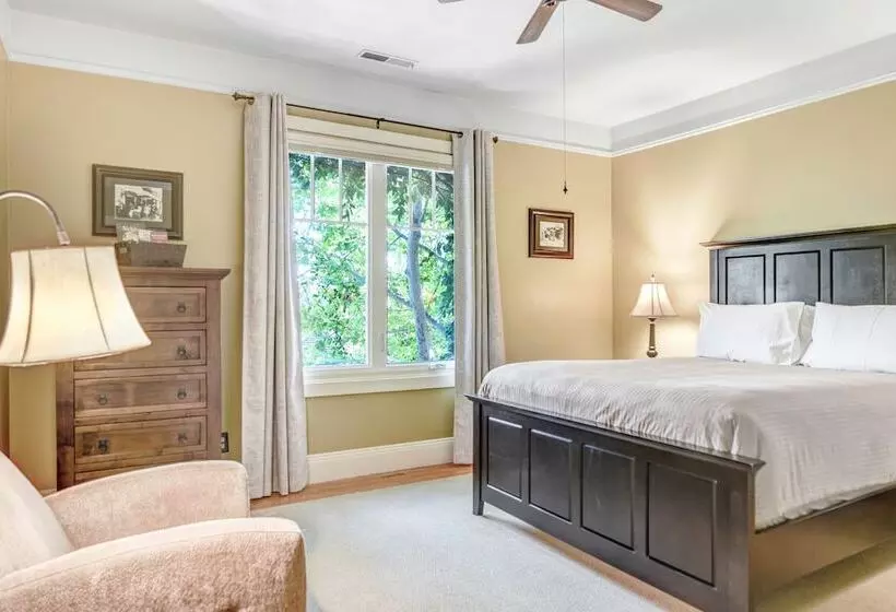 Aamiaismajoitus (B&B) Chateau De Vie