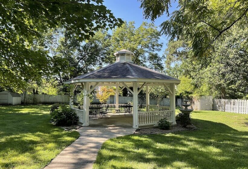 Bed and Breakfast Loganberry Inn