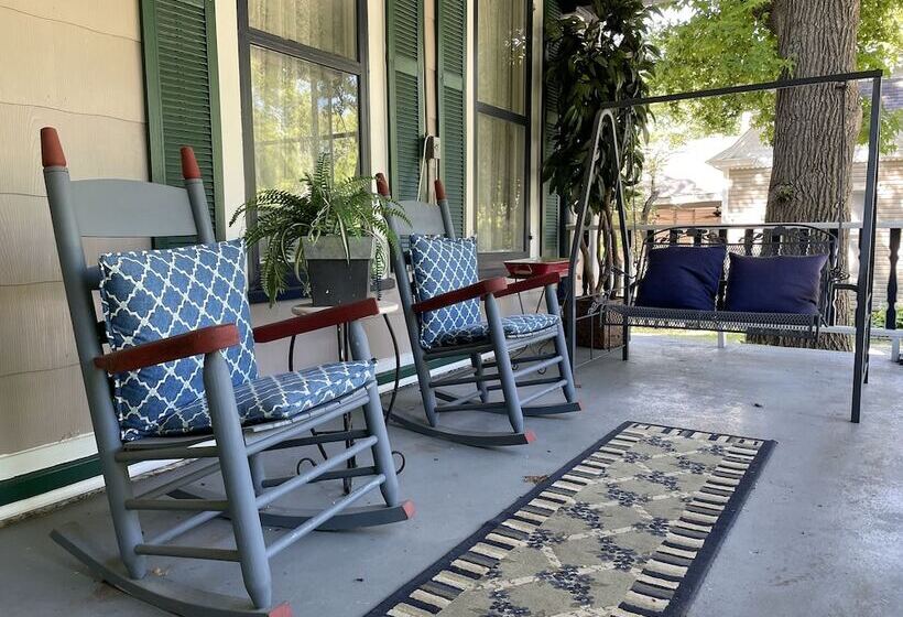 Bed and Breakfast Loganberry Inn