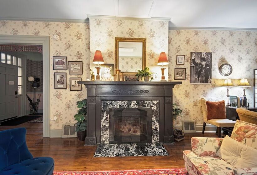 Bed and Breakfast Loganberry Inn