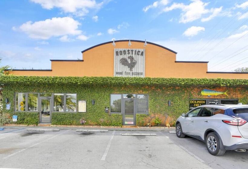 Coral Garden By Avantstay Great Location W/ Balcony & Shared Pool