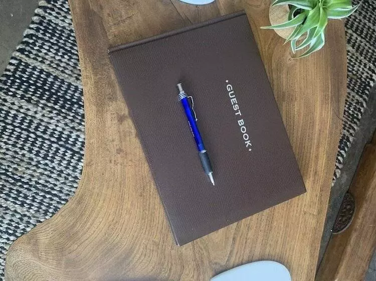 18th Century Cottage In Stratford Upon Avon