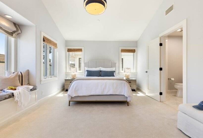 Crystal Cove By Avantstay Gorgeous & Charming Newport Home!