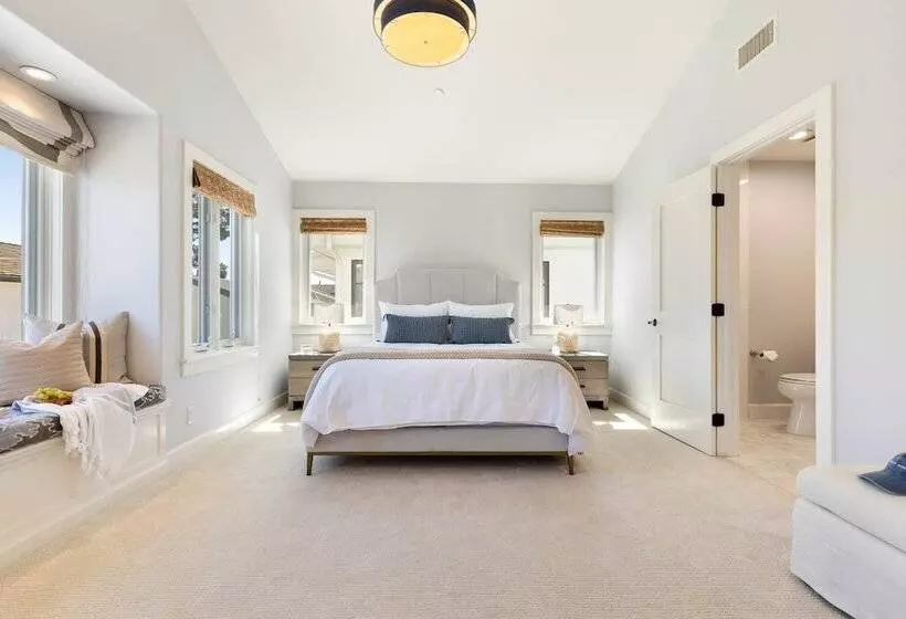 Crystal Cove By Avantstay Gorgeous & Charming Newport Home!