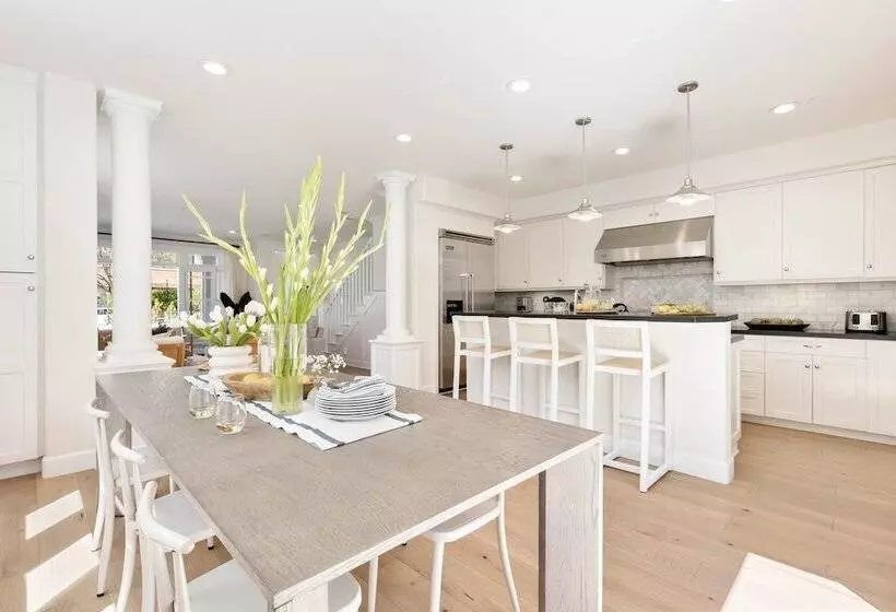 Crystal Cove By Avantstay Gorgeous & Charming Newport Home!