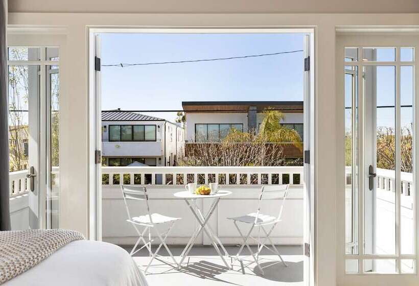 Crystal Cove By Avantstay Gorgeous & Charming Newport Home!