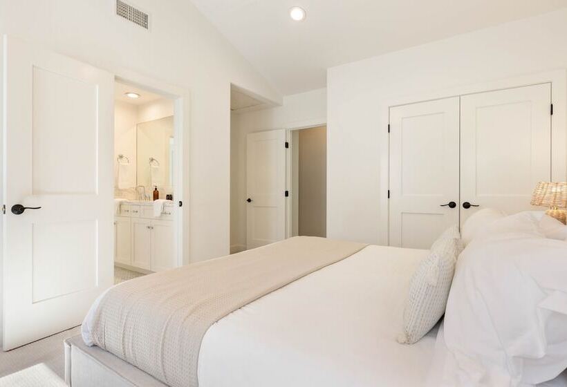 Crystal Cove By Avantstay Gorgeous & Charming Newport Home!