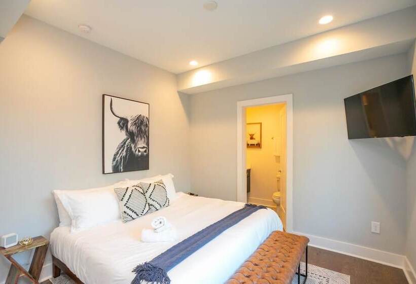 Franklin By Avantstay Trendy Townhouse In Great Location W/ Private Roof Top Patio