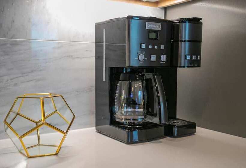 Franklin By Avantstay Trendy Townhouse In Great Location W/ Private Roof Top Patio